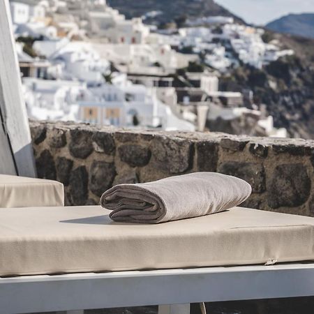 Solstice Luxury Suites Ia Exterior foto