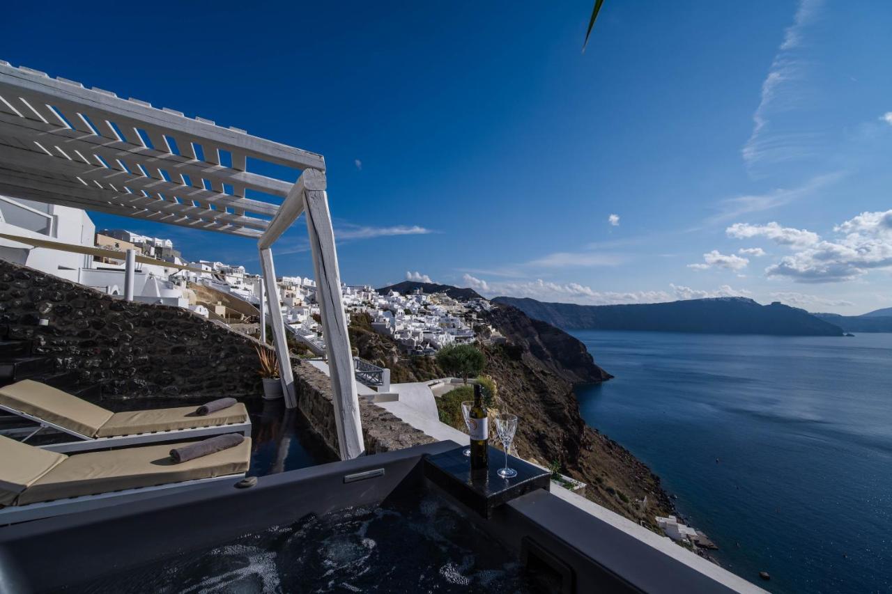 Solstice Luxury Suites Ia Exterior foto