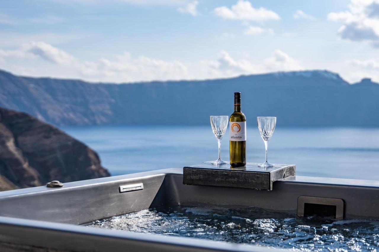 Solstice Luxury Suites Ia Exterior foto