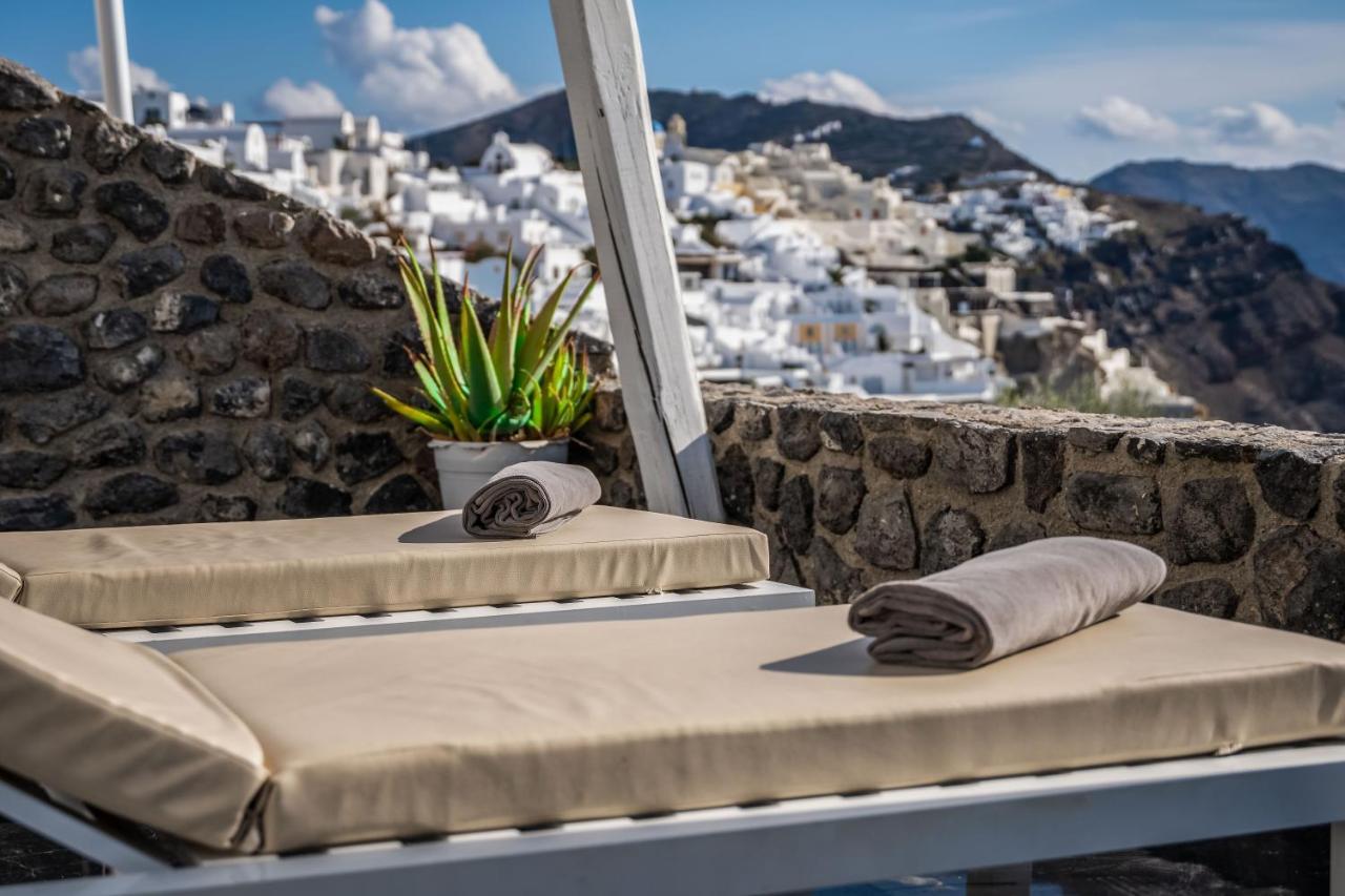 Solstice Luxury Suites Ia Exterior foto