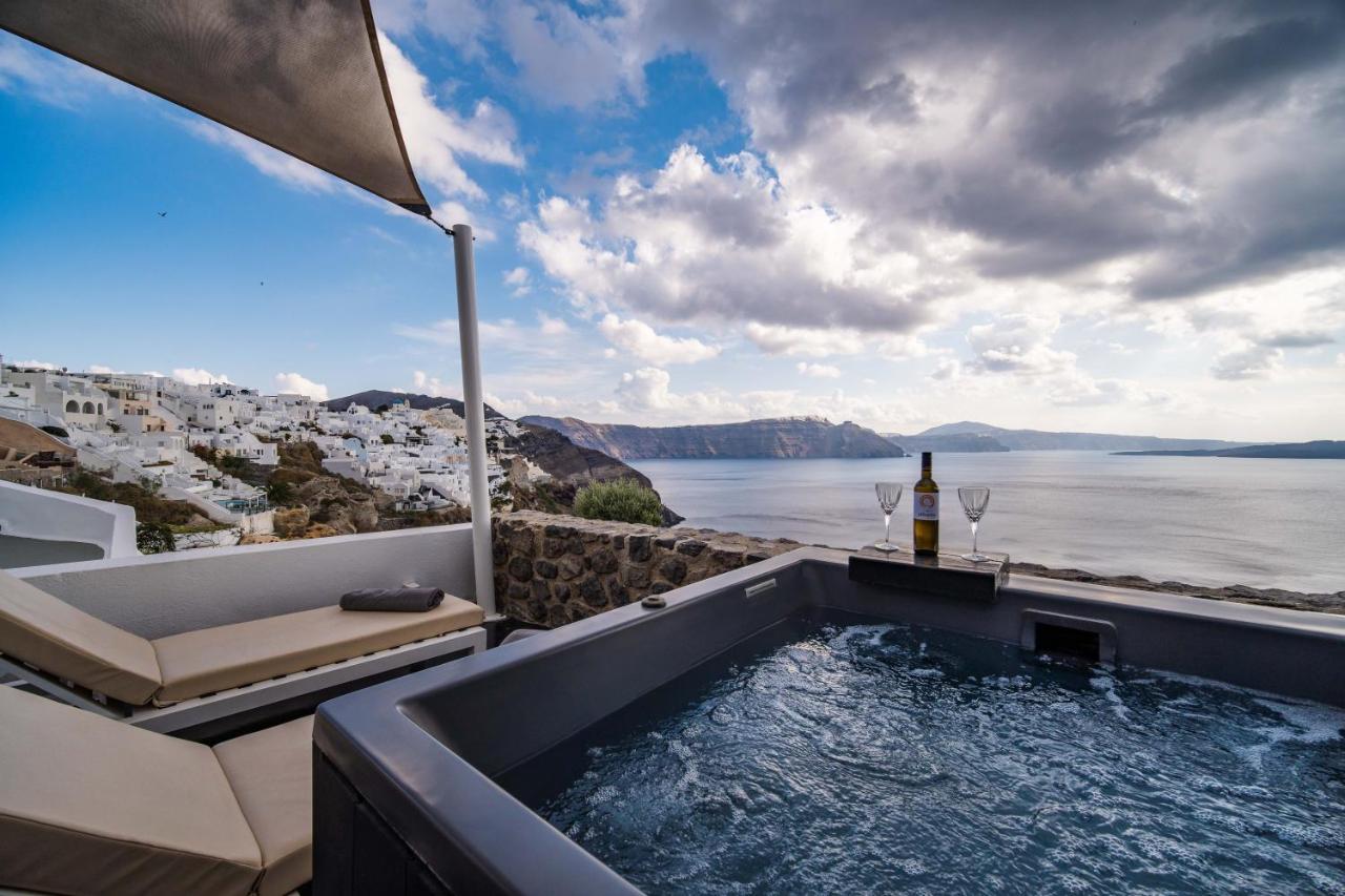 Solstice Luxury Suites Ia Exterior foto
