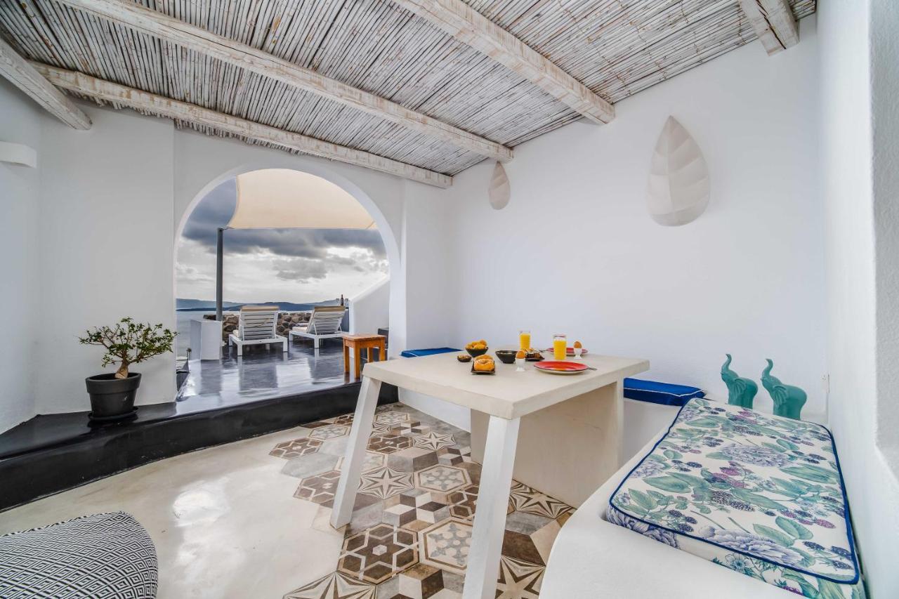 Solstice Luxury Suites Ia Exterior foto
