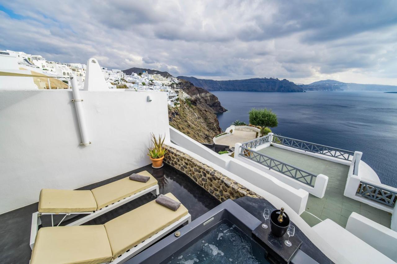 Solstice Luxury Suites Ia Exterior foto