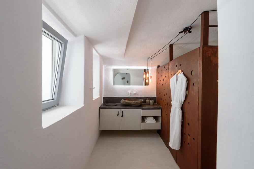 Solstice Luxury Suites Ia Exterior foto